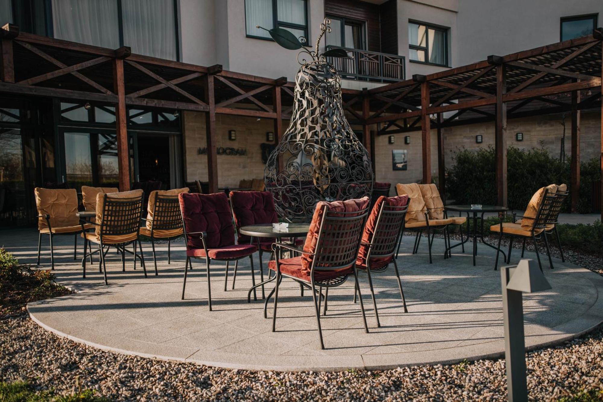 Hotel & Distillery Monogram Gradac  Ngoại thất bức ảnh