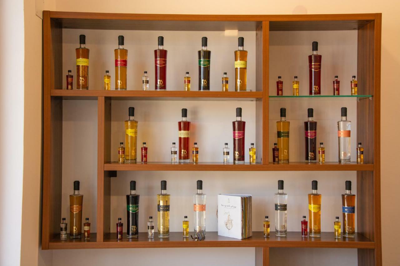 Hotel & Distillery Monogram Gradac  Ngoại thất bức ảnh