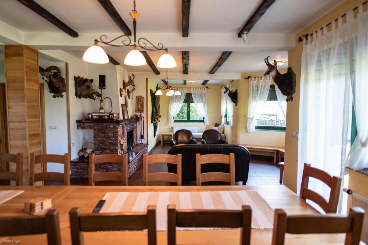 Hotel & Distillery Monogram Gradac  Ngoại thất bức ảnh