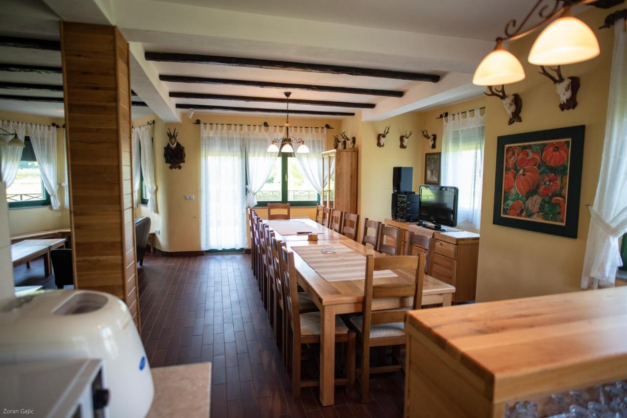 Hotel & Distillery Monogram Gradac  Ngoại thất bức ảnh