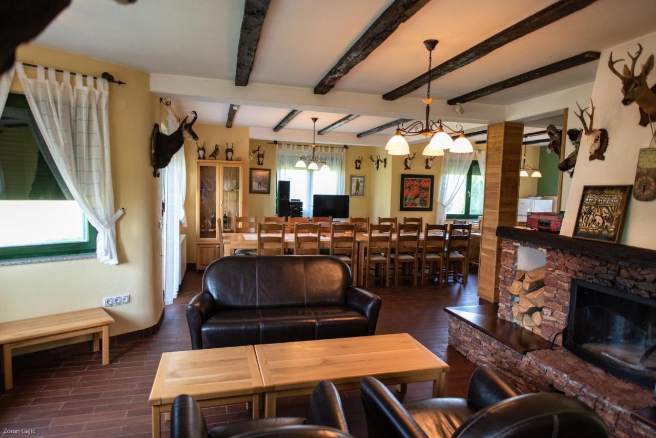 Hotel & Distillery Monogram Gradac  Ngoại thất bức ảnh