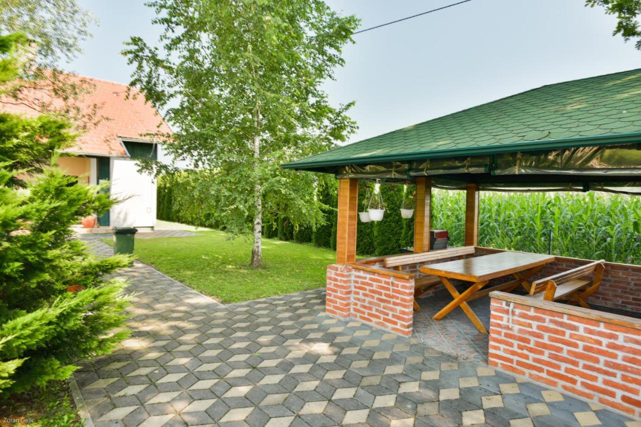 Hotel & Distillery Monogram Gradac  Ngoại thất bức ảnh