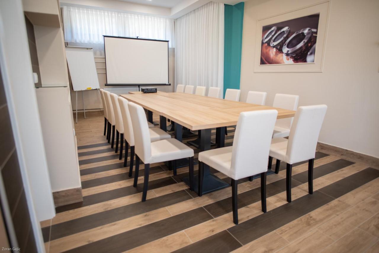 Hotel & Distillery Monogram Gradac  Ngoại thất bức ảnh